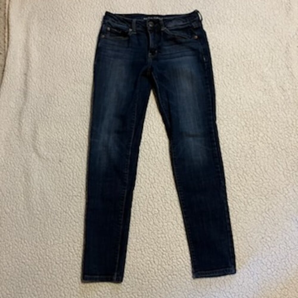 American Eagle Hi-Rise Skinny jeans size 6 reg.